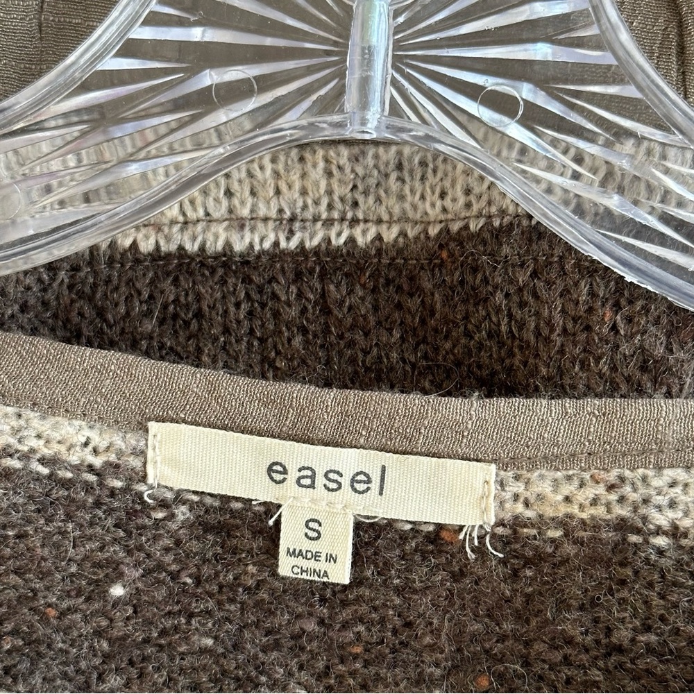 EUC Easel LS Ruffle Top - Small - Picture 3 of 4